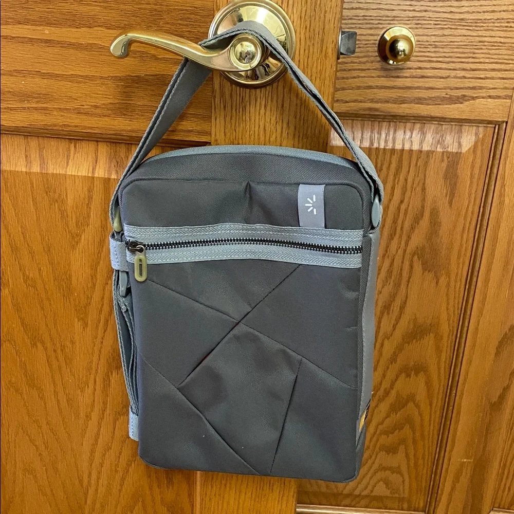 Case Logic Gray 8x10 Tablet Crossbody Bag iPad Sleeve Tech Organize Shoulder Bag